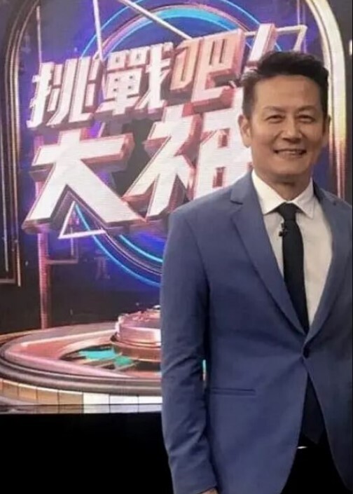 【实锤爆料】 抖音283万粉网红[DJNico爱跳舞]被金主性爆操内射视频流出！完美露脸！衣服和脐钉一模一样，实锤无疑！ - 奶爸视频
